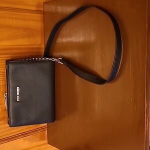 STEVE MADDEN BLACK CROSSBODY/SHOULDER BAG